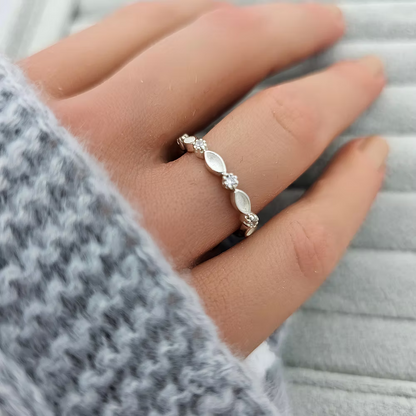 MEMORIAL HALF SMOOTH EDGE MARQUISE CZ RING